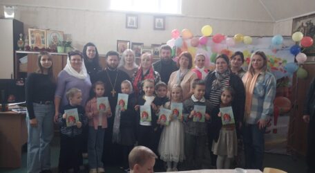 В Сретенском храме города Ростова-на-дону прошел Пасхальный утренник.